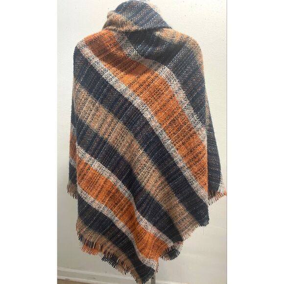 Marc New York Andrew Marc Poncho Multi Colored Leather Toggle Closure. - Picture 3 of 6